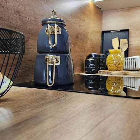 Value Living Apartment 페리자이 외부 사진