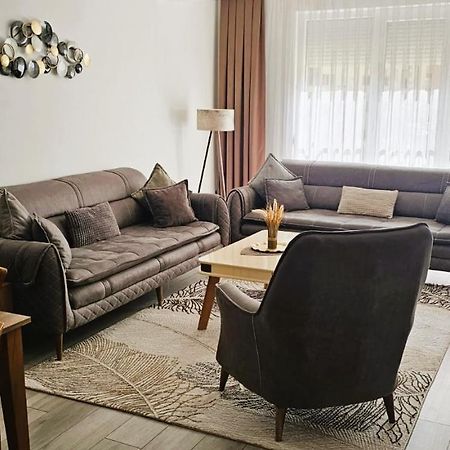 Value Living Apartment 페리자이 외부 사진